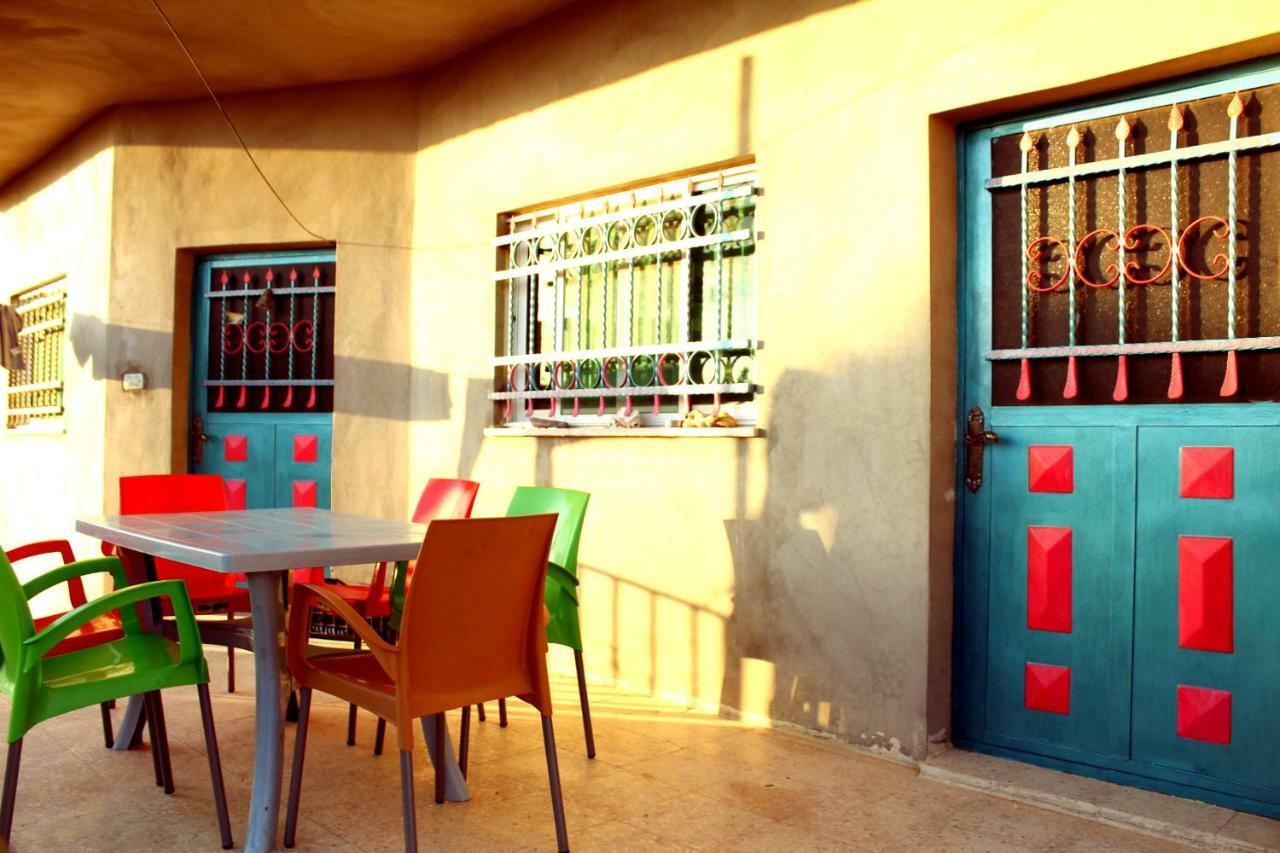 Bed and Breakfast Bedouin Pink Ecohouse à Wadi Musa Extérieur photo