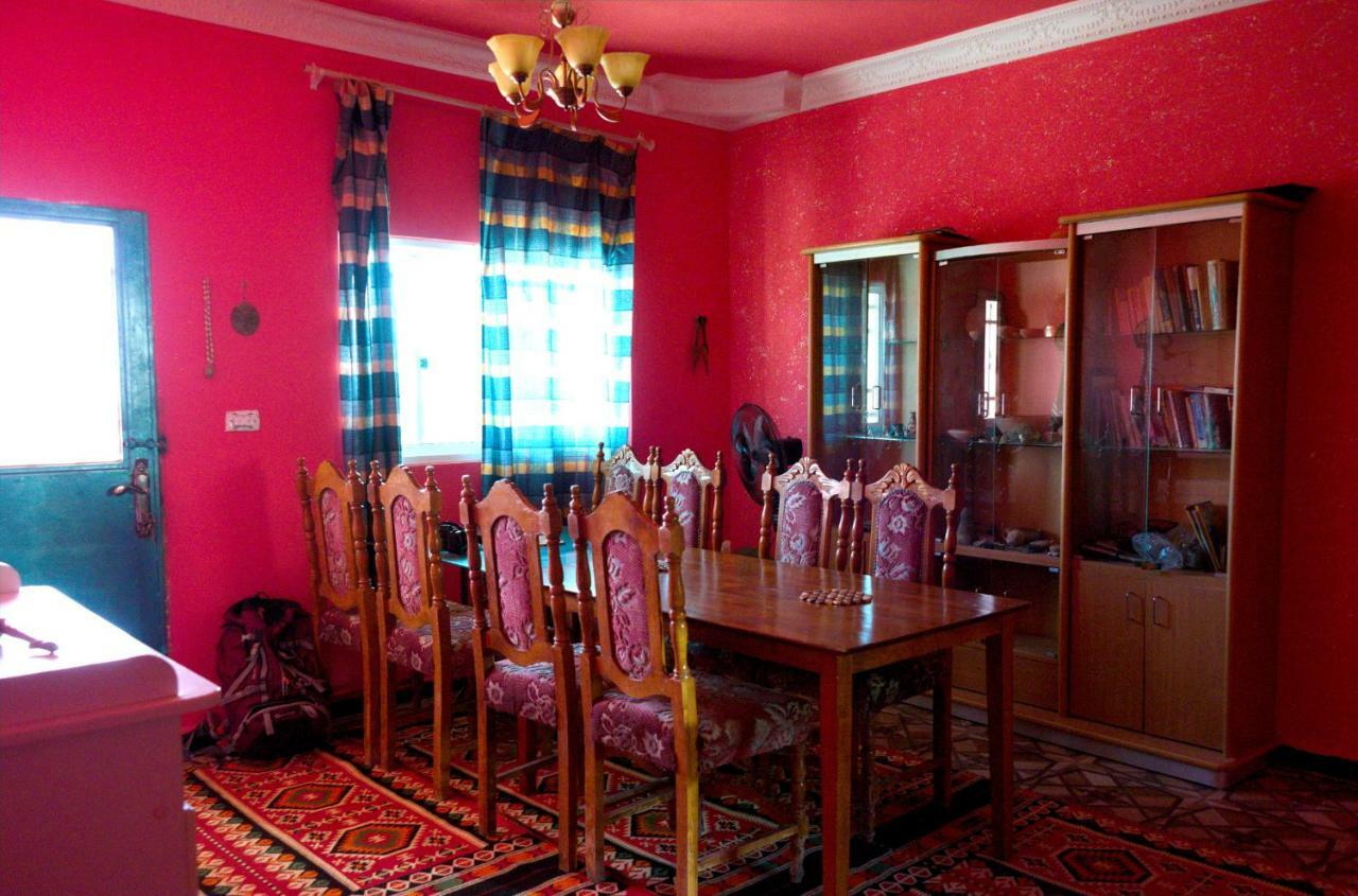 Bed and Breakfast Bedouin Pink Ecohouse à Wadi Musa Extérieur photo