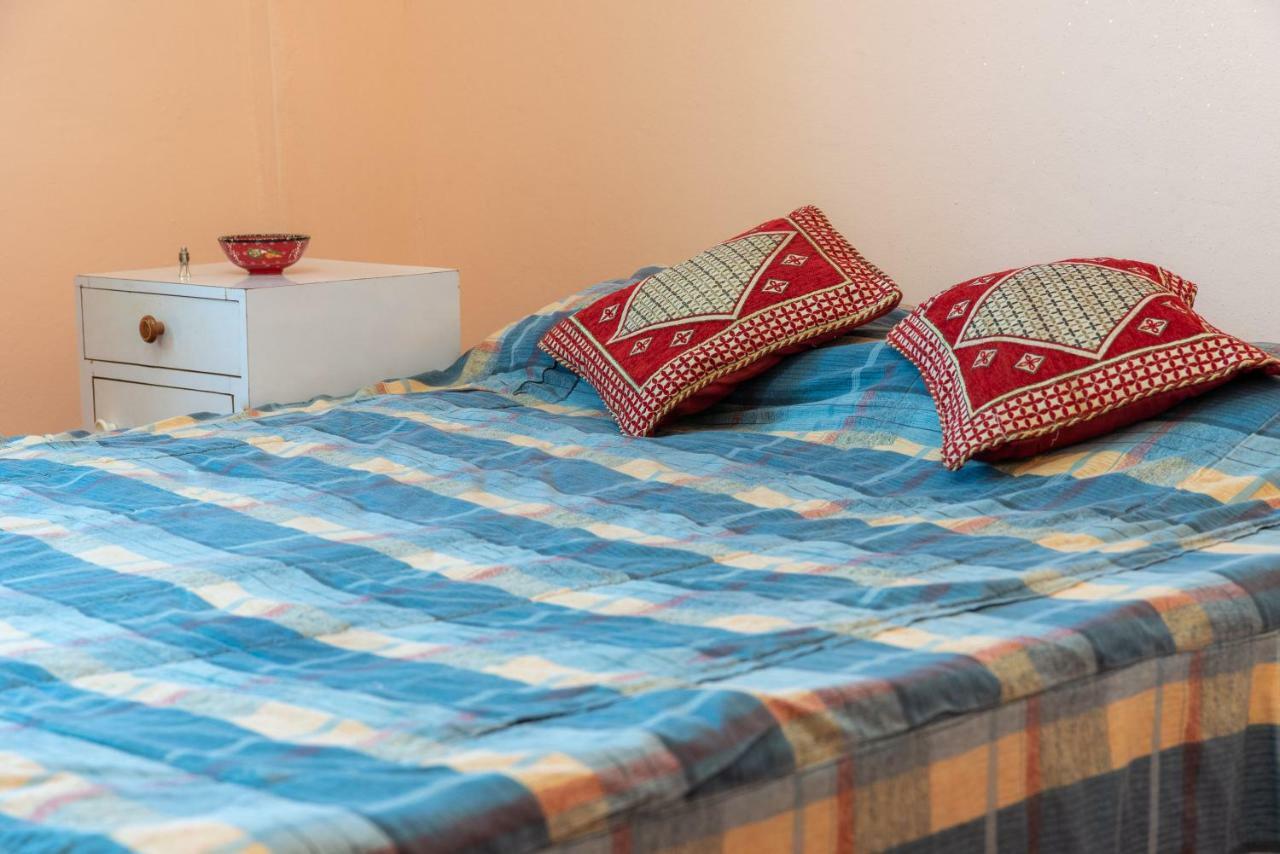 Bed and Breakfast Bedouin Pink Ecohouse à Wadi Musa Extérieur photo
