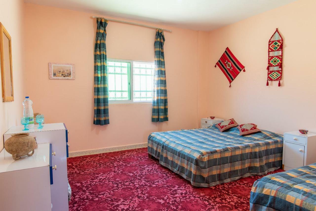 Bed and Breakfast Bedouin Pink Ecohouse à Wadi Musa Extérieur photo