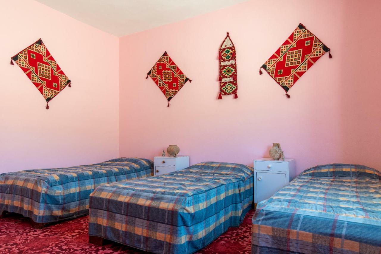 Bed and Breakfast Bedouin Pink Ecohouse à Wadi Musa Extérieur photo