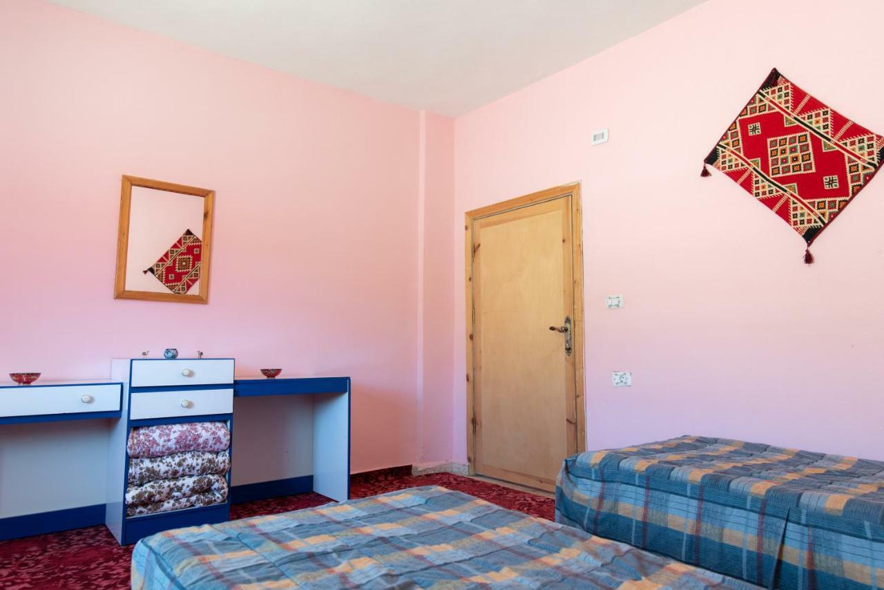 Bed and Breakfast Bedouin Pink Ecohouse à Wadi Musa Extérieur photo